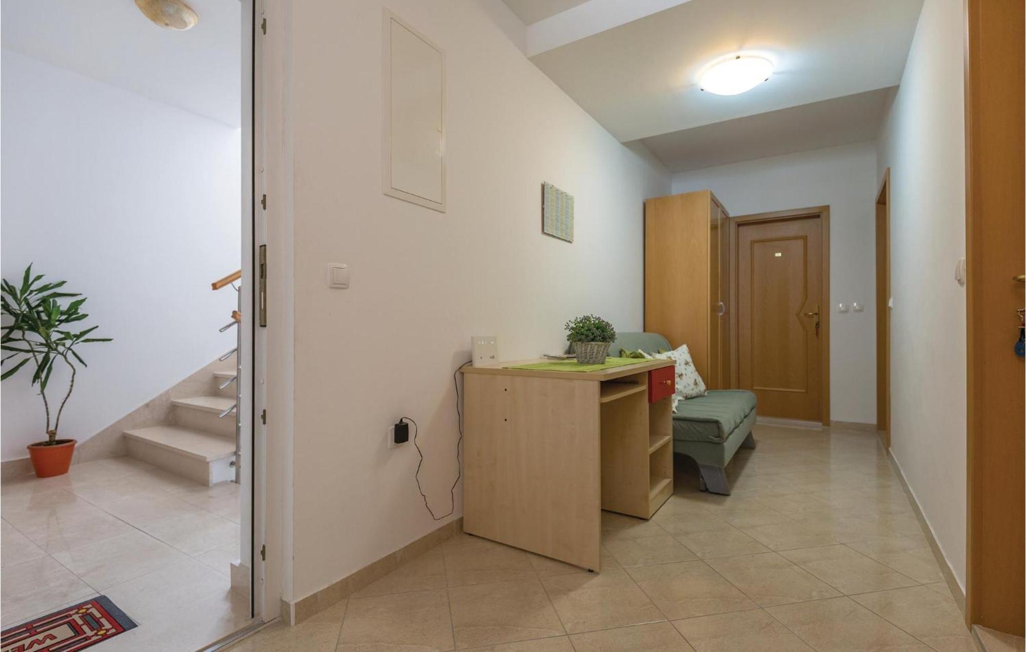 Stunning Apartment In Makarska With Wifi Exteriér fotografie
